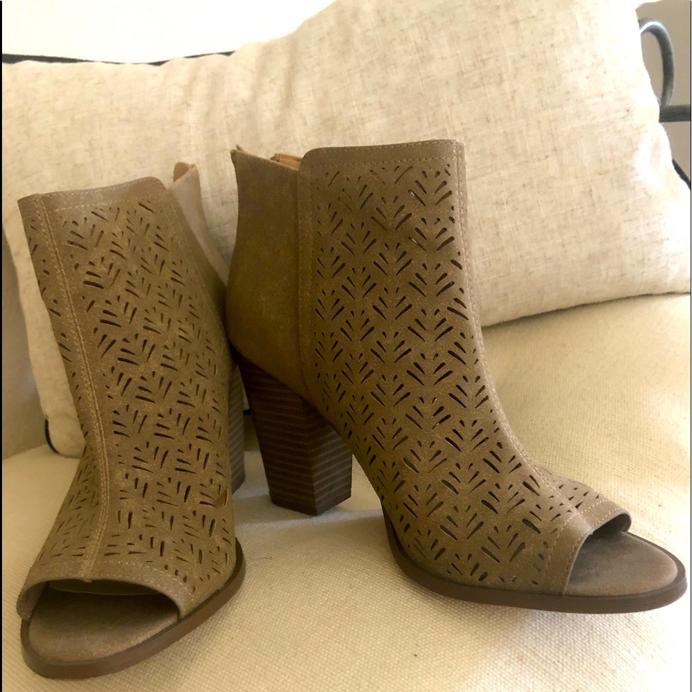 Ankle booties size 9